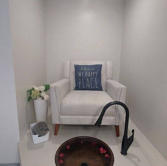 Отель Pelican Beach