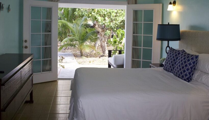 Отель Pelican Beach