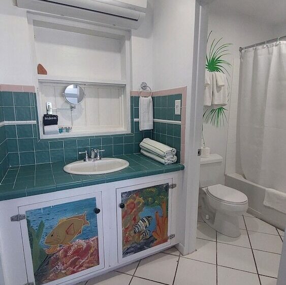 Отель Pelican Beach