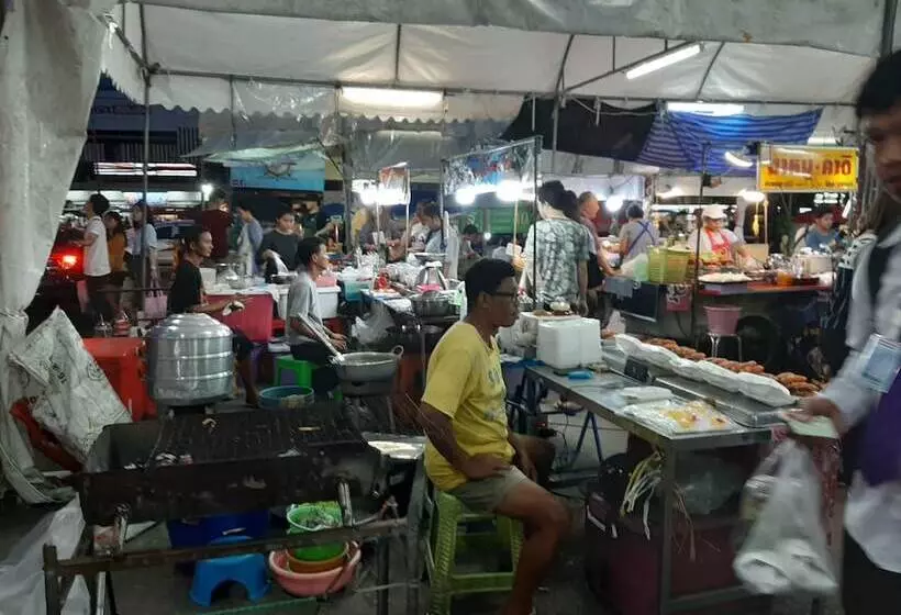 Vanlisut Hotel Ngamwongwan