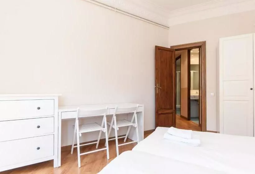 هتل Weflating Passeig de Gracia