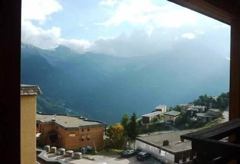 Le Rond Point Des Pistes