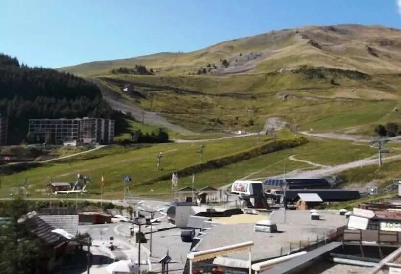Le Rond Point Des Pistes