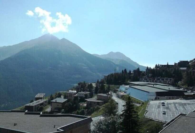 Le Rond Point Des Pistes