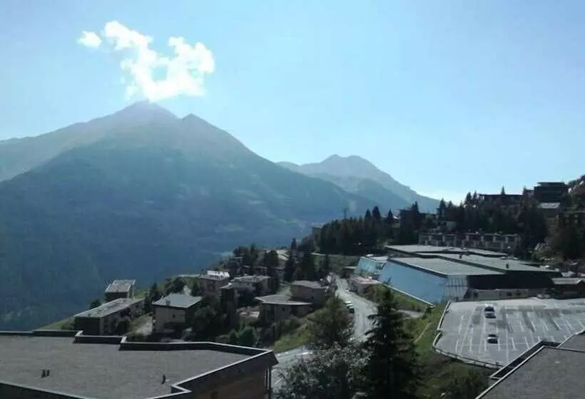 Le Rond Point Des Pistes