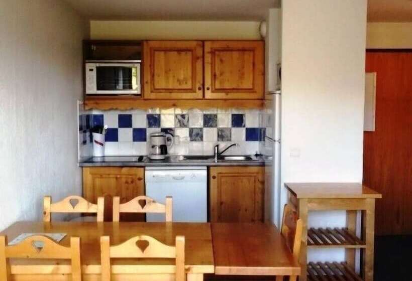 Le Rond Point Des Pistes