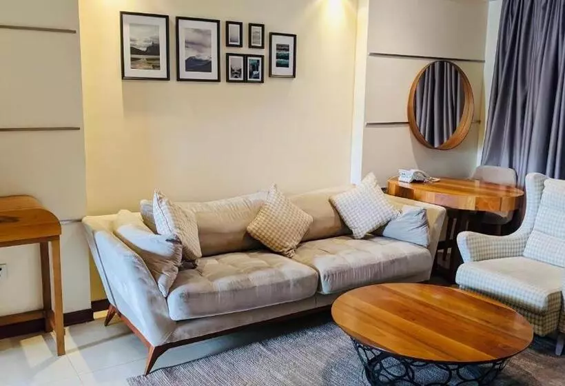 Summerset Continental Hotel Maitama By T E L E Hospitality