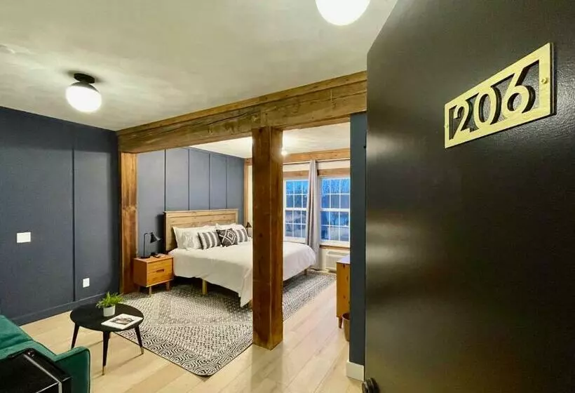 ユースホステル 206   King Suite