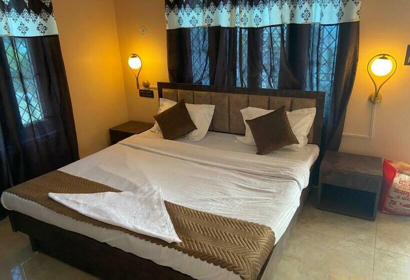 هتل Mount And Lakes