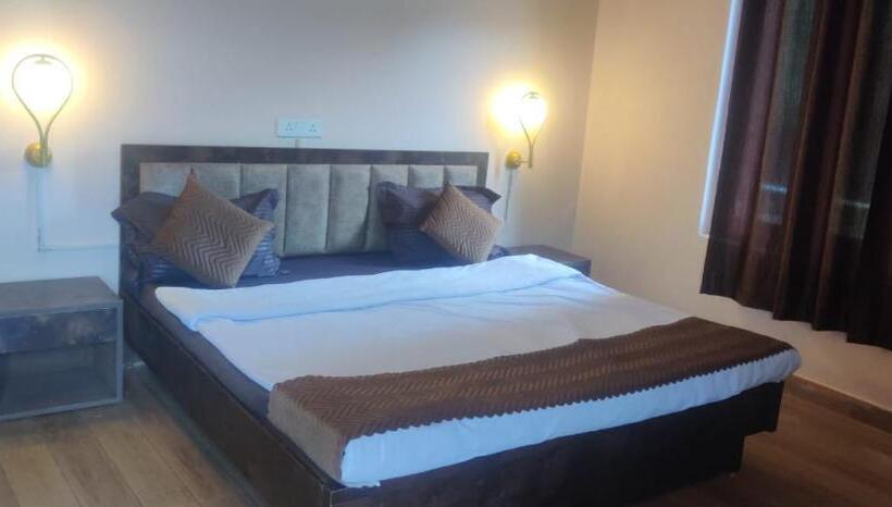 هتل Mount And Lakes