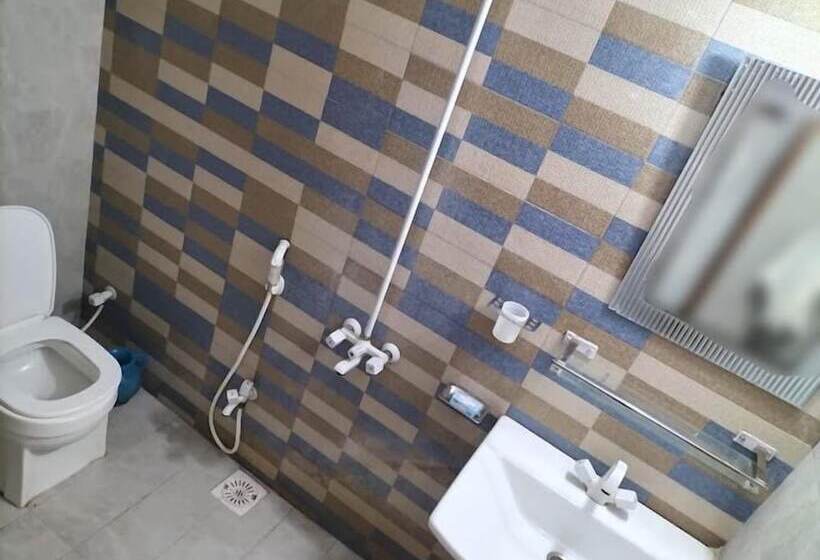 پانسیون Jinnah Airport Guest House