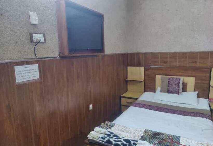 پانسیون Jinnah Airport Guest House