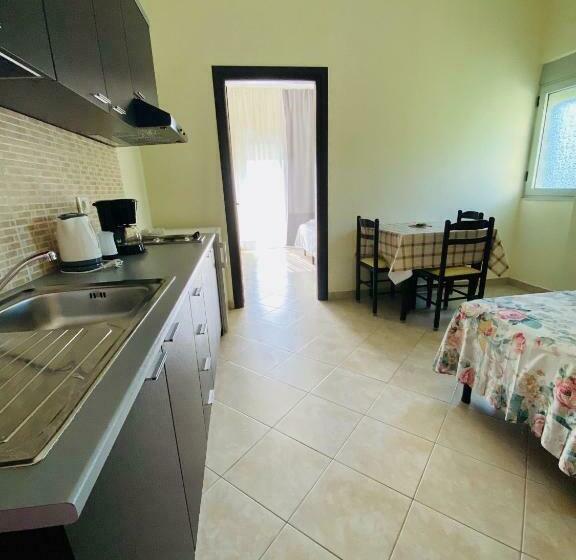 旅馆 Eleana  Bunec