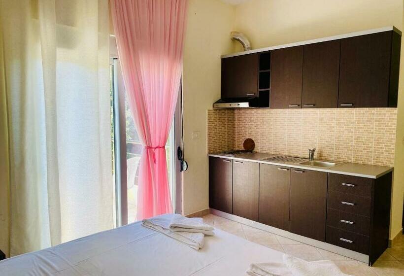 旅馆 Eleana  Bunec