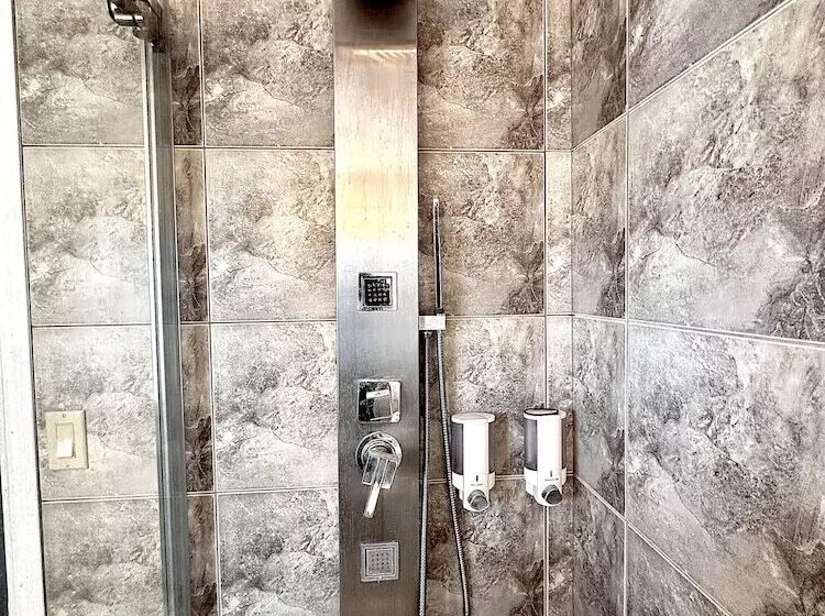 تختخواب و صبحانه Settlers Suites