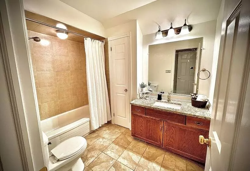 تختخواب و صبحانه Settlers Suites