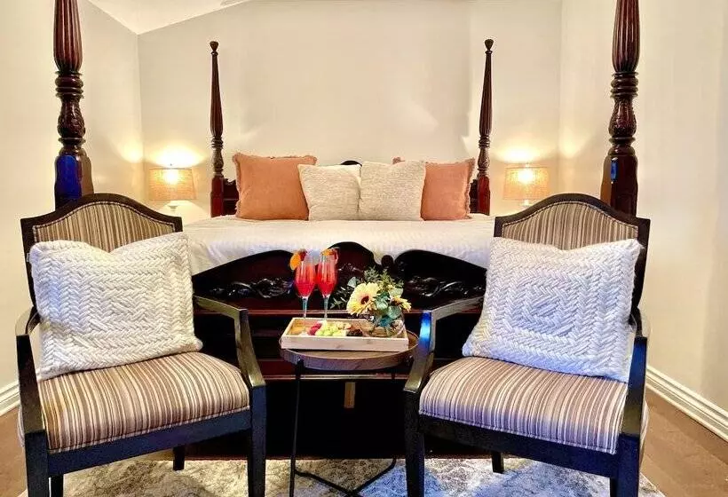 تختخواب و صبحانه Settlers Suites