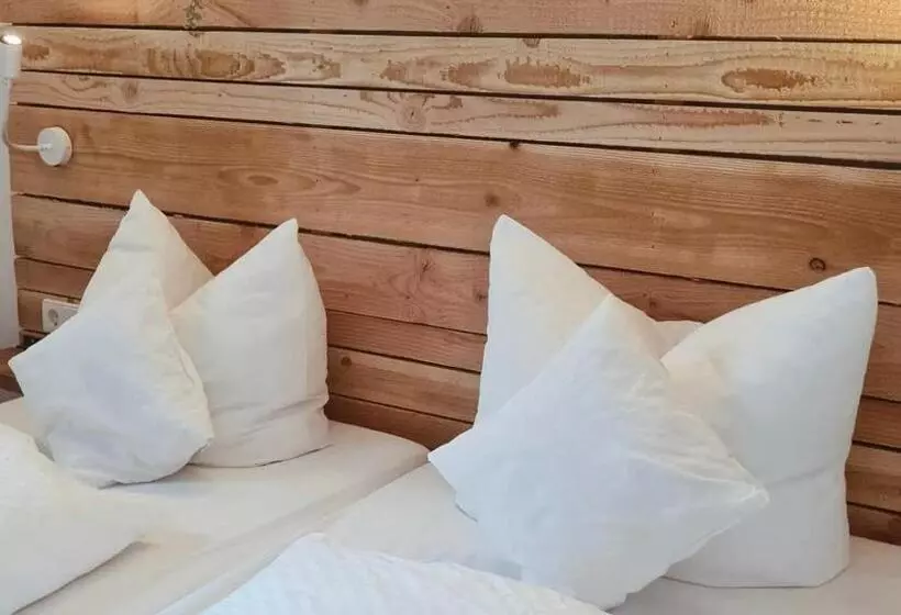 Hotelli Familienresort Wiesenhof