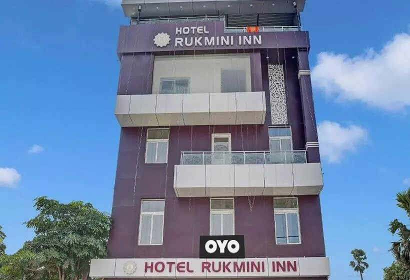 Hotelli Oyo Flagship 81158 Rukmini Inn Banquets