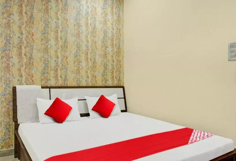 Hotelli Oyo Flagship 81158 Rukmini Inn Banquets