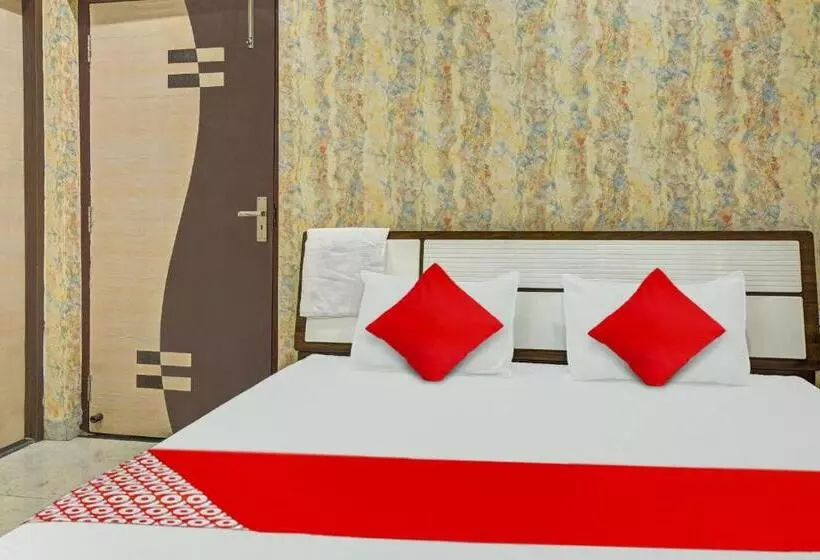 Hotelli Oyo Flagship 81158 Rukmini Inn Banquets
