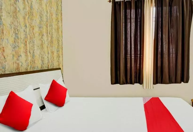 Hotelli Oyo Flagship 81158 Rukmini Inn Banquets