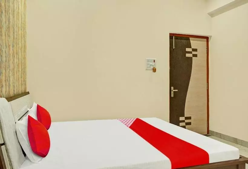 Hotelli Oyo Flagship 81158 Rukmini Inn Banquets