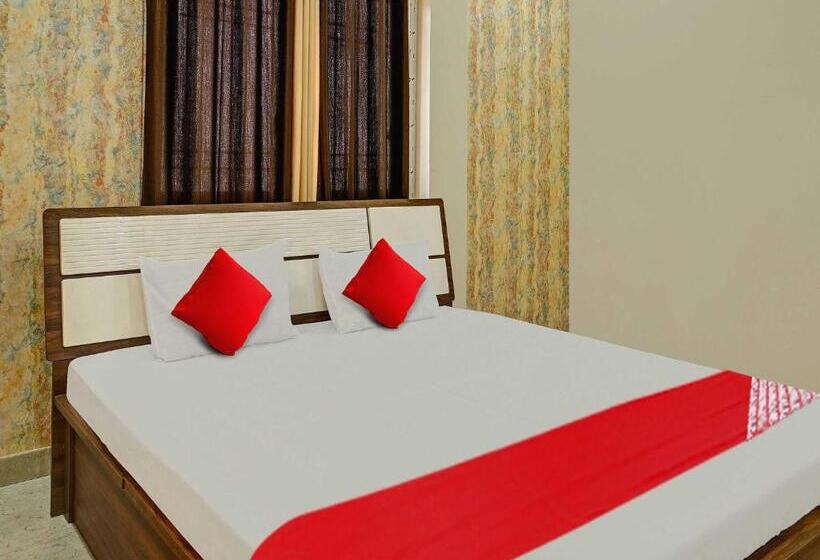 ホテル Oyo Flagship 81158 Rukmini Inn Banquets