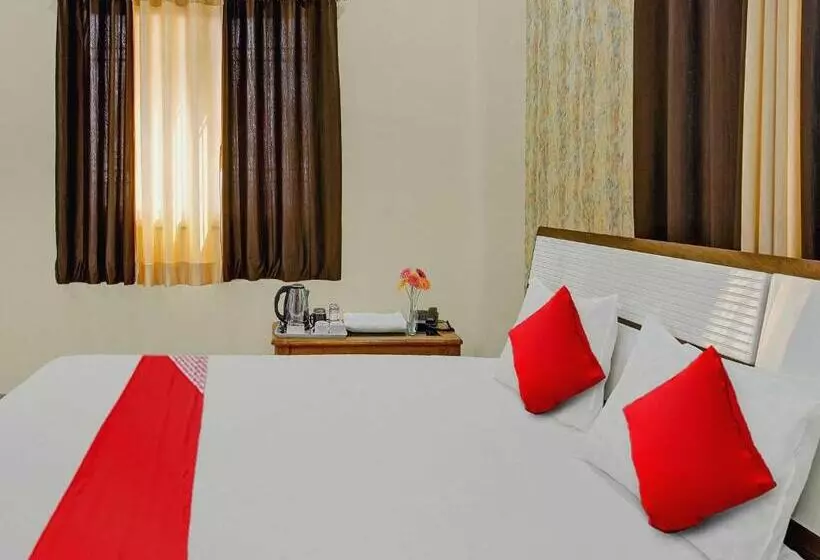 Hotelli Oyo Flagship 81158 Rukmini Inn Banquets