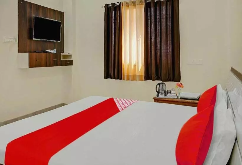 Hotelli Oyo Flagship 81158 Rukmini Inn Banquets