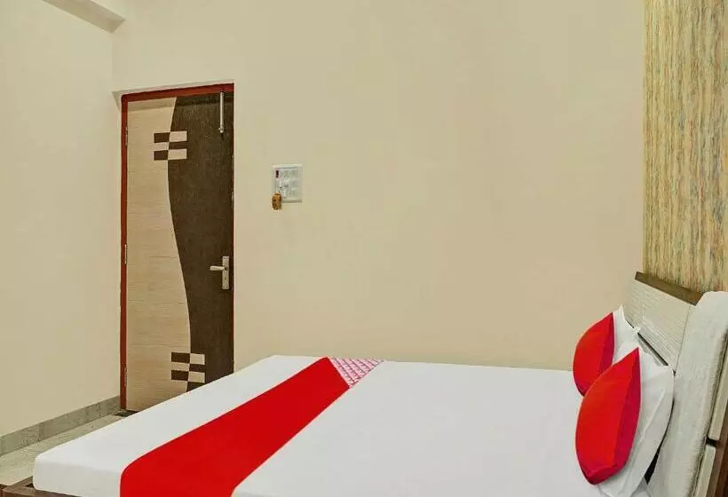 Hotelli Oyo Flagship 81158 Rukmini Inn Banquets