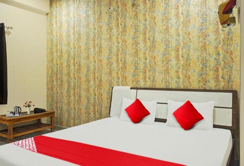 ホテル Oyo Flagship 81158 Rukmini Inn Banquets