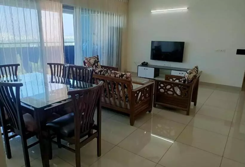 ベッドアンドブレックファースト Royal Suites 3 Bhk Neo