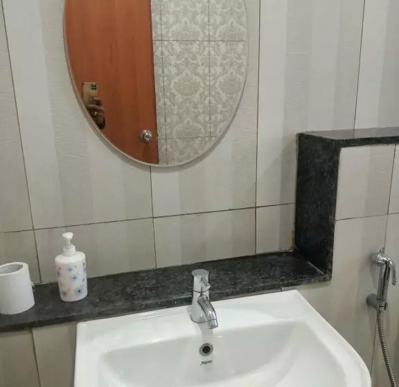 ベッドアンドブレックファースト Royal Suites 3 Bhk Neo