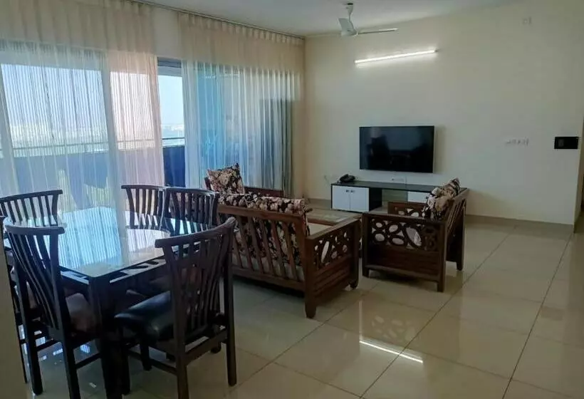 ベッドアンドブレックファースト Royal Suites 3 Bhk Neo