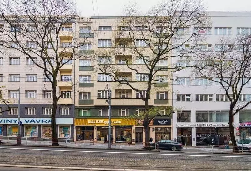 Helen Hostel U Náměstí Míru