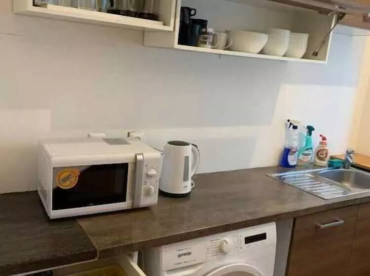 Helen Hostel U Náměstí Míru