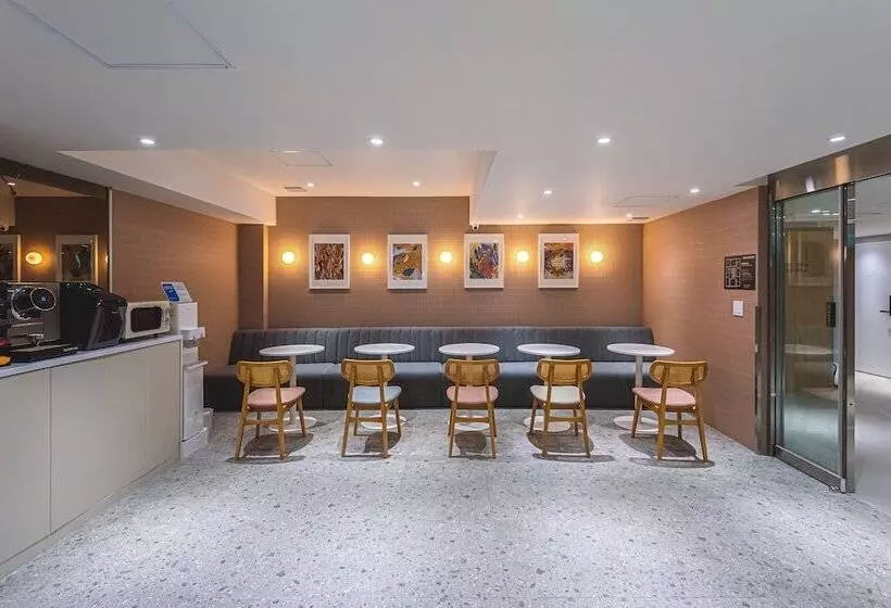 Hotelli Asherah Villa D  Aqua