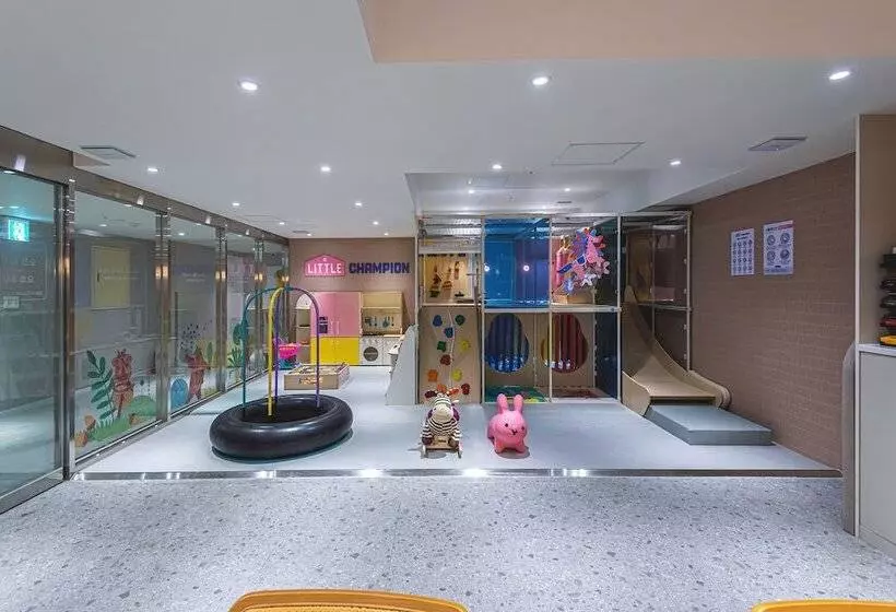 Hotelli Asherah Villa D  Aqua