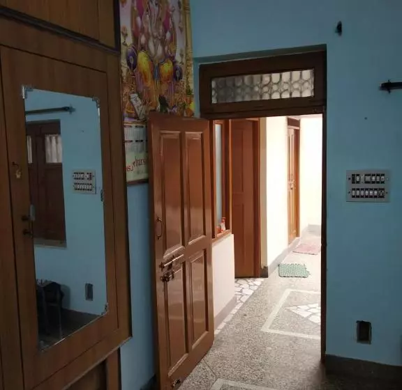 Majatalo Pratima Boys Pg