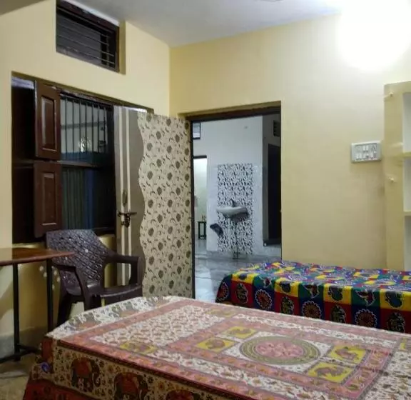 Majatalo Pratima Boys Pg