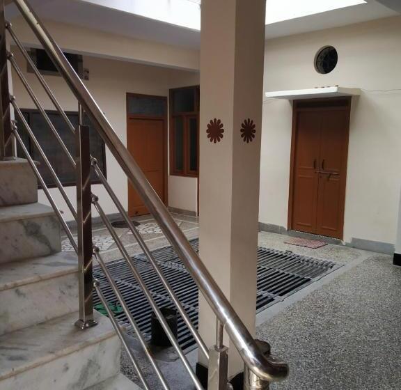 ペンション Pratima Boys Pg