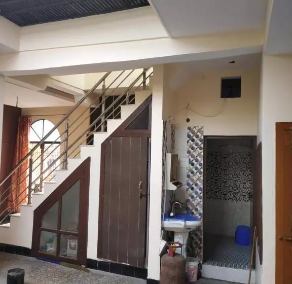 Majatalo Pratima Boys Pg