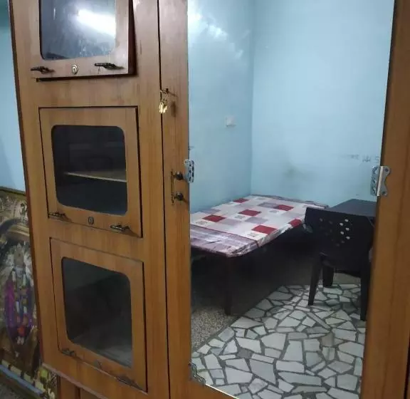 Majatalo Pratima Boys Pg