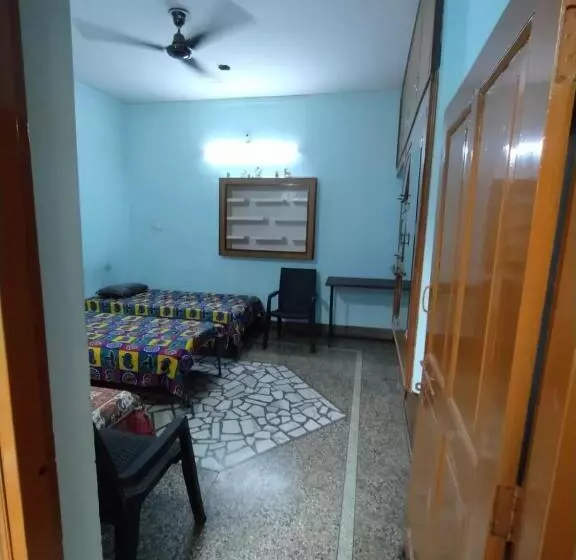 Majatalo Pratima Boys Pg