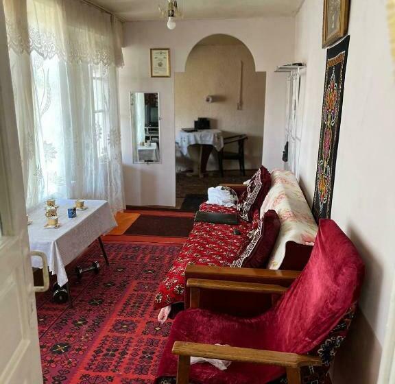 Hostel Tasmin Mexr регистан