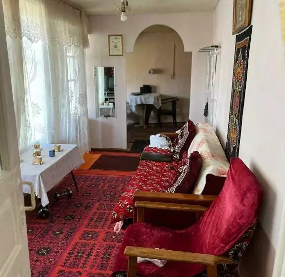 Hostel Tasmin Mexr регистан