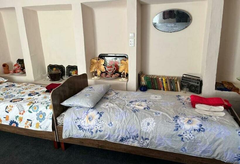 Hostel Tasmin Mexr регистан