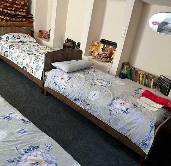 Hostel Tasmin Mexr регистан