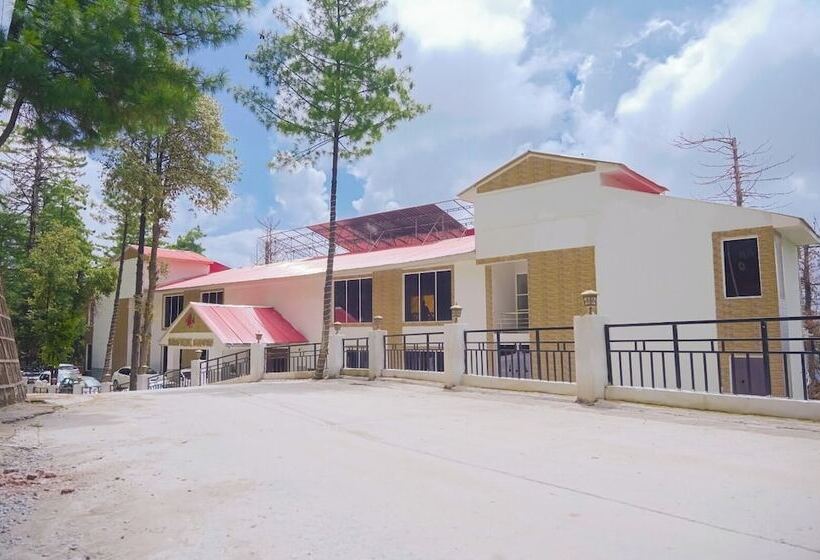 هتل Kashmiri Lodges